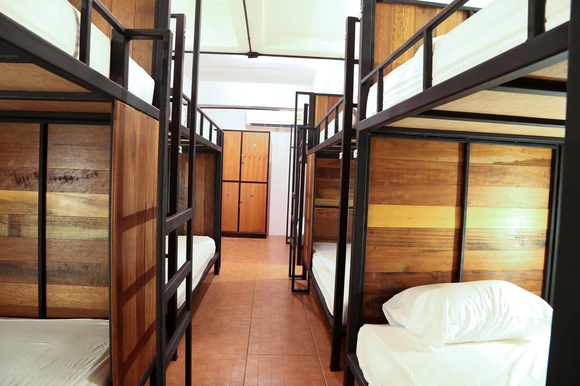 Auberge de jeunesse Sabai & *